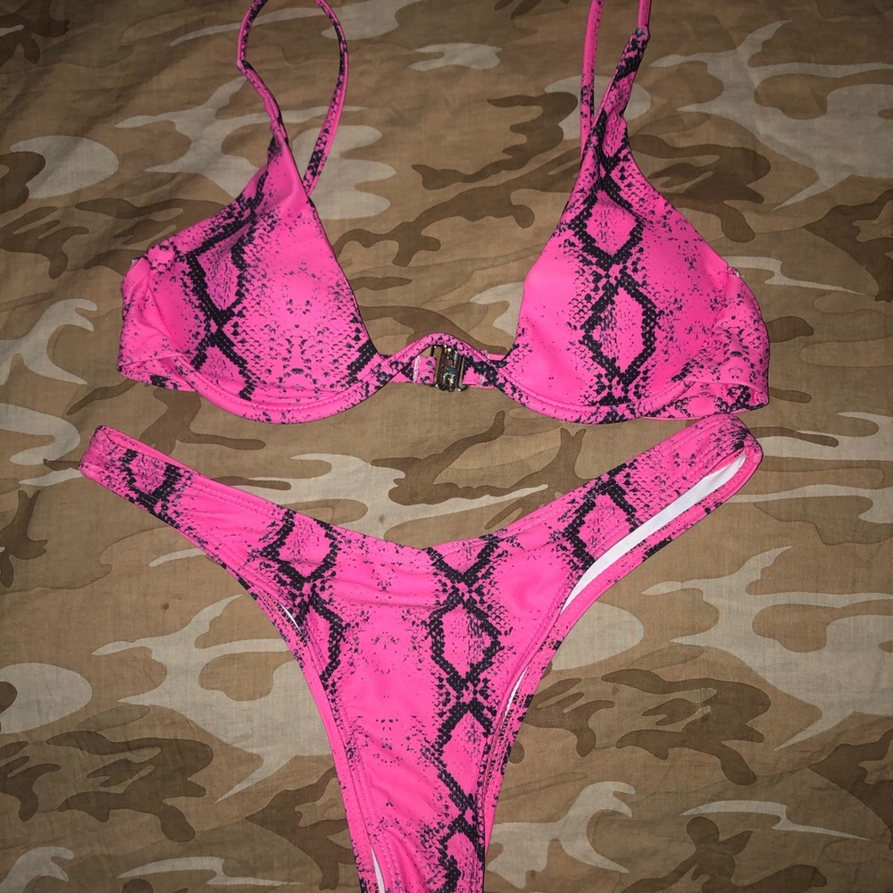 pink snake skin set